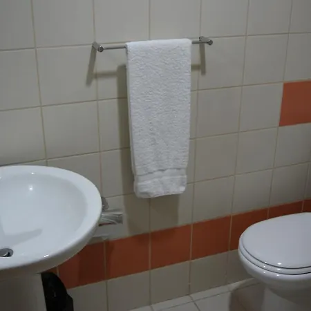 Hostel Residencia Universitaria Nossa Senhora Das Vitorias Funchal (Madeira)