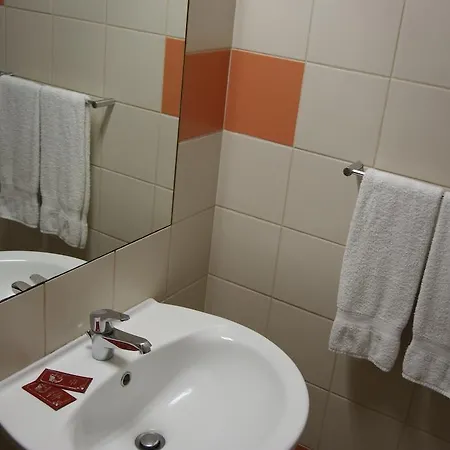 Hostel Residencia Universitaria Nossa Senhora Das Vitorias